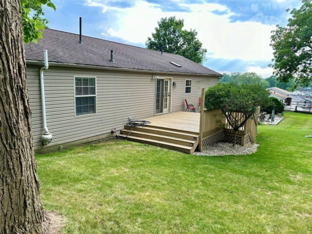 Picture of Home For Sale in Conneaut Lake, Pennsylvania, United States