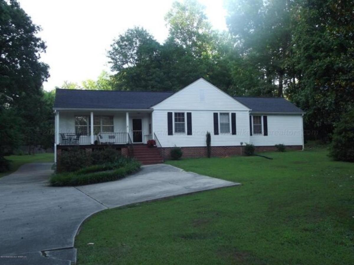 Picture of Home For Sale in Jasper, Alabama, United States