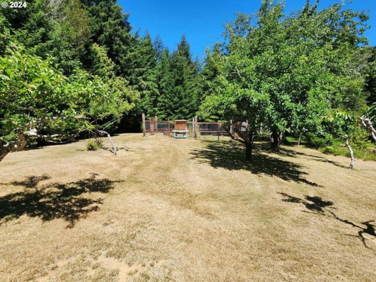 Picture of Residential Land For Sale in Gold Beach, Oregon, United States