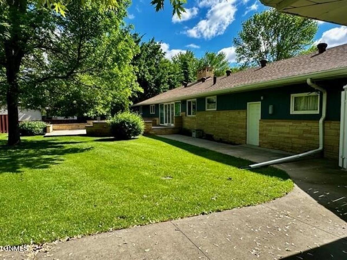 Picture of Home For Sale in Valley City, North Dakota, United States