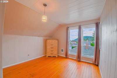 Home For Sale in Clatskanie, Oregon