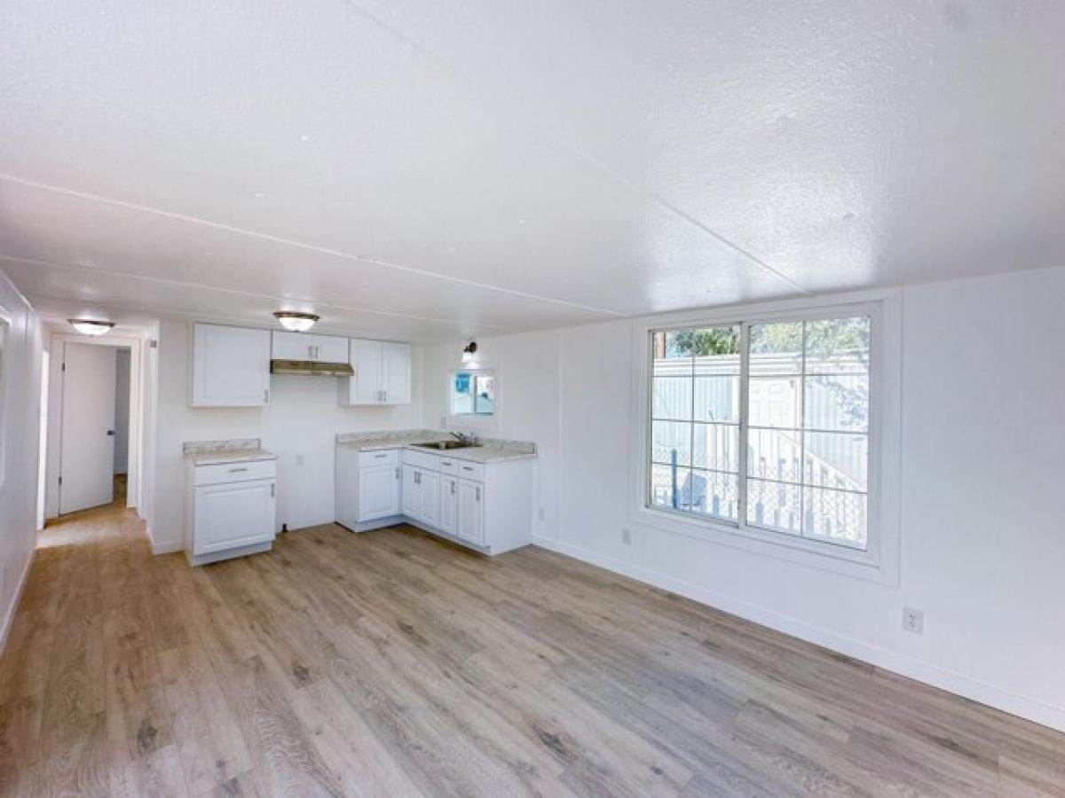 Picture of Home For Sale in Rosamond, California, United States