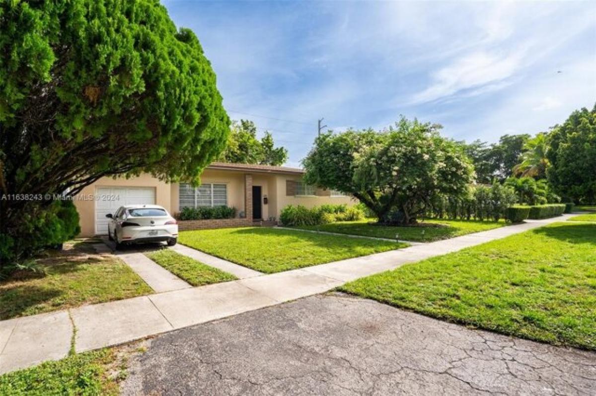 Picture of Home For Sale in Miami Springs, Florida, United States