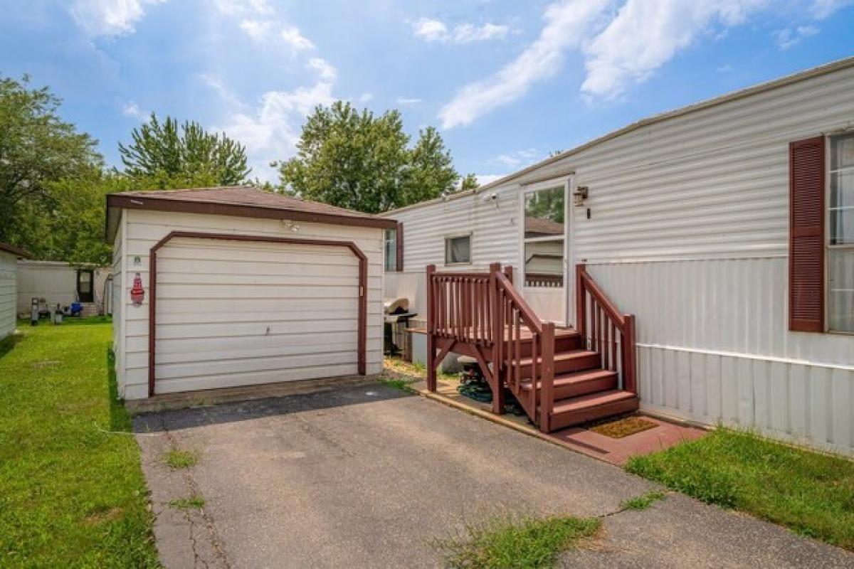 Picture of Home For Sale in Beecher, Illinois, United States