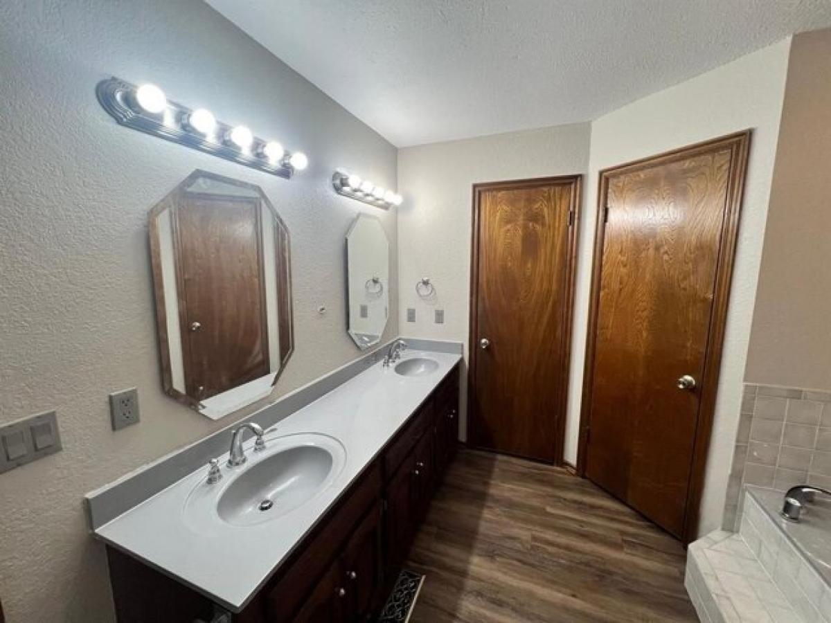 Picture of Home For Rent in Yukon, Oklahoma, United States