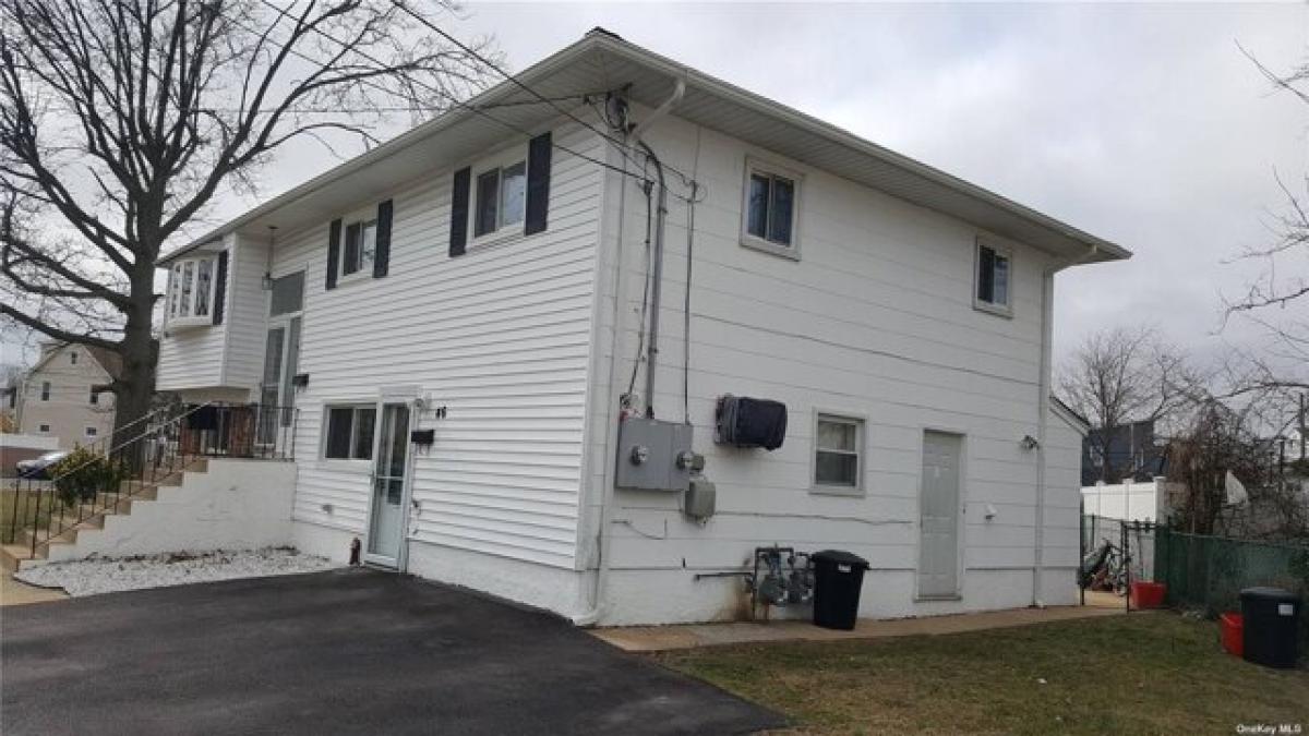 Picture of Home For Sale in Island Park, New York, United States