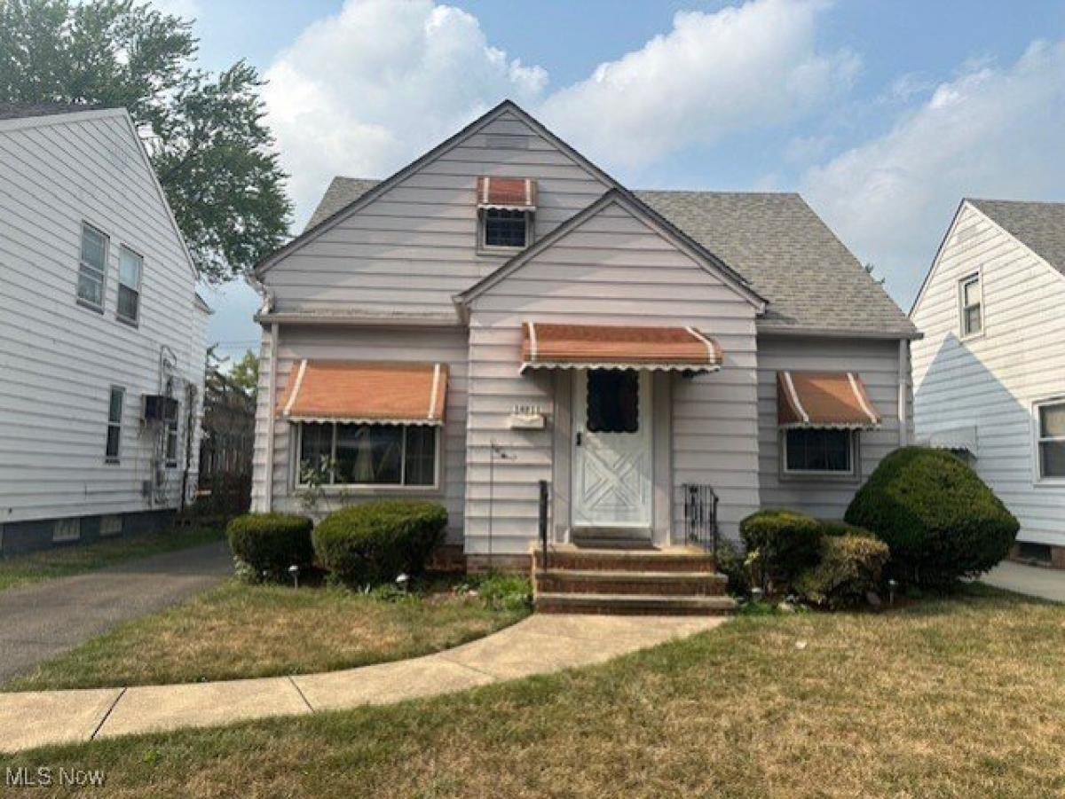 Picture of Home For Sale in Maple Heights, Ohio, United States