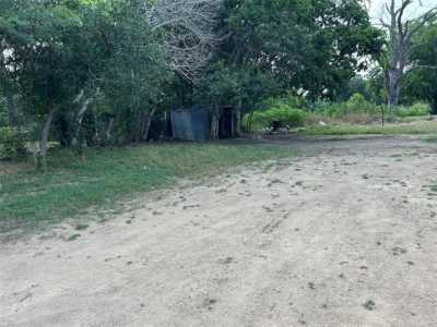 Residential Land For Sale in Gonzales, Texas