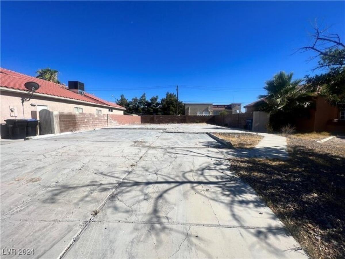 Picture of Residential Land For Sale in North Las Vegas, Nevada, United States