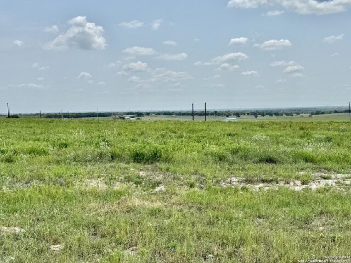 Picture of Residential Land For Sale in La Vernia, Texas, United States