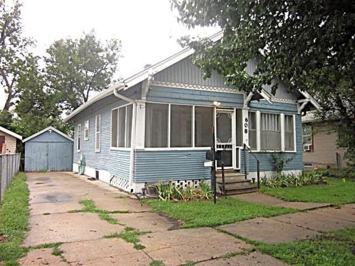 Picture of Home For Sale in Salina, Kansas, United States