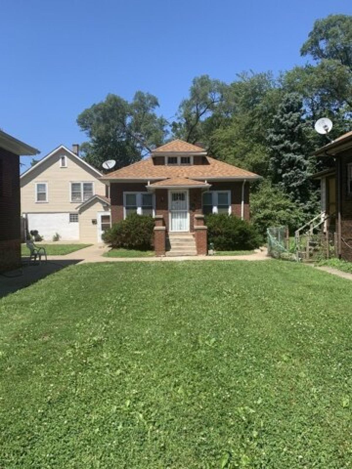 Picture of Home For Sale in Dolton, Illinois, United States