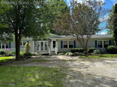 Home For Sale in North Branch, Michigan