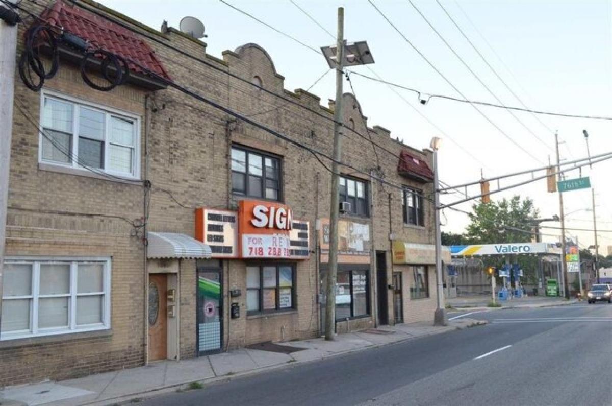 Picture of Home For Sale in North Bergen, New Jersey, United States