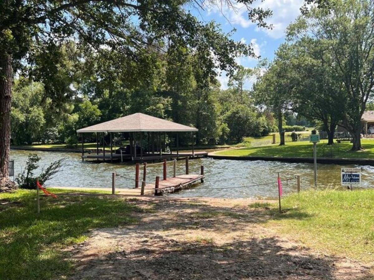 Picture of Residential Land For Sale in Trinidad, Texas, United States