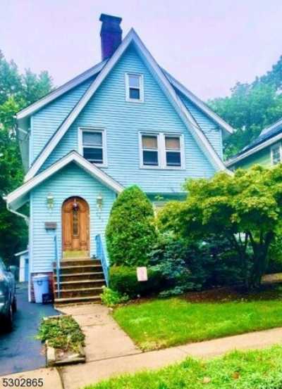 Home For Sale in Maplewood, New Jersey