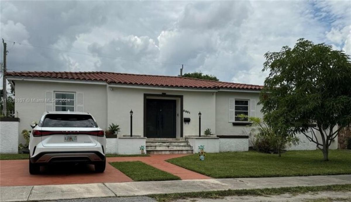 Picture of Home For Sale in West Miami, Florida, United States