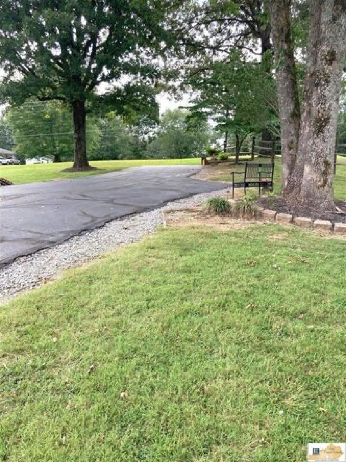 Picture of Home For Sale in Tompkinsville, Kentucky, United States