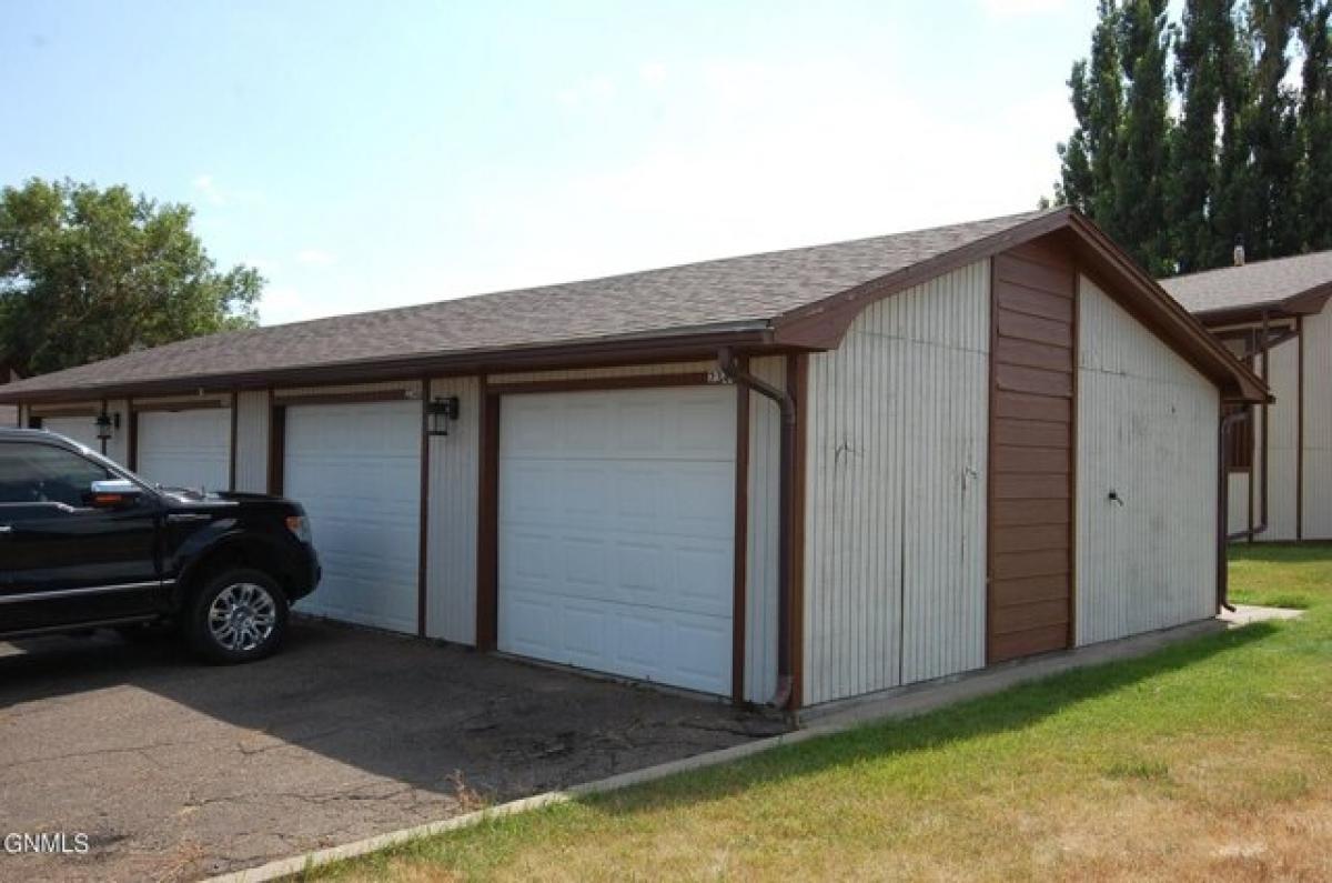 Picture of Home For Sale in Sidney, Montana, United States