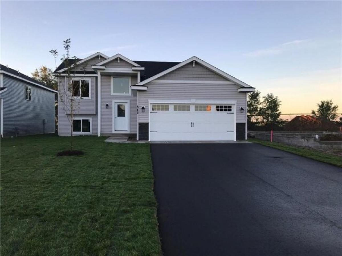 Picture of Home For Sale in North Branch, Minnesota, United States