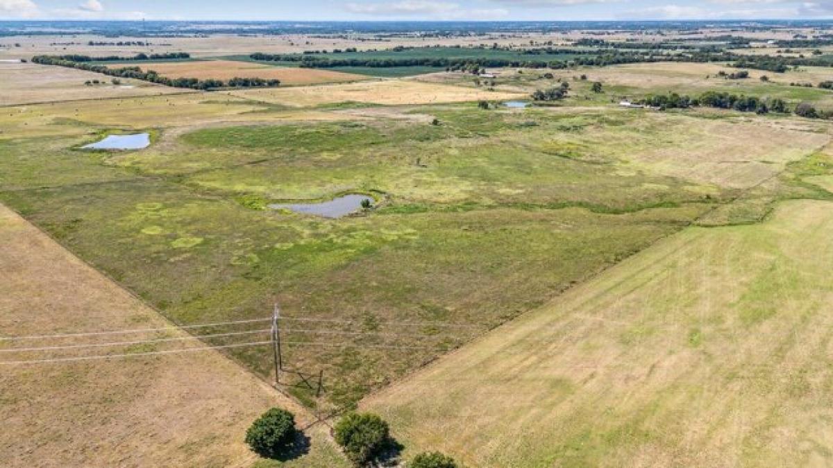 Picture of Residential Land For Sale in Welch, Oklahoma, United States