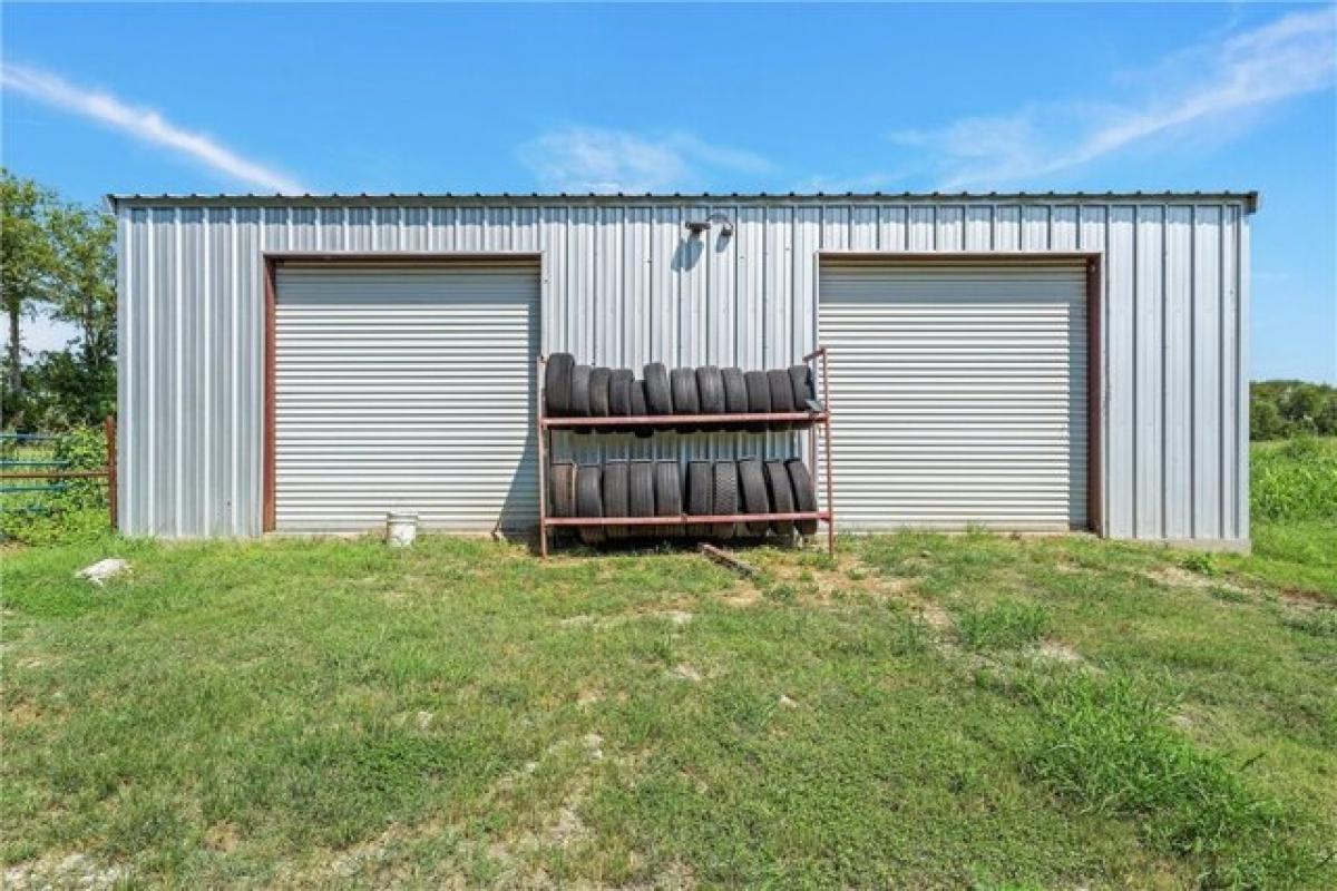 Picture of Home For Sale in Moody, Texas, United States