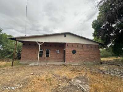 Home For Sale in Safford, Arizona