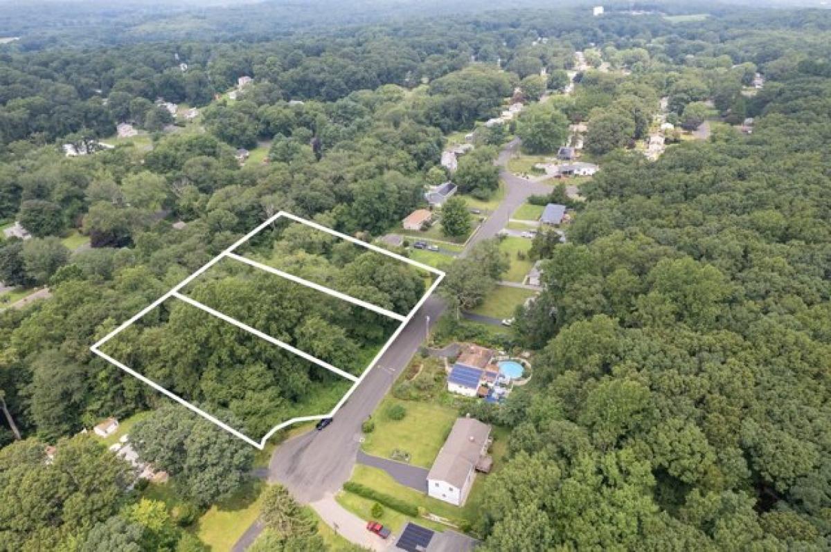 Picture of Residential Land For Sale in East Lyme, Connecticut, United States