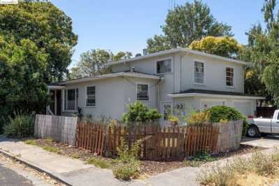 Home For Sale in El Cerrito, California