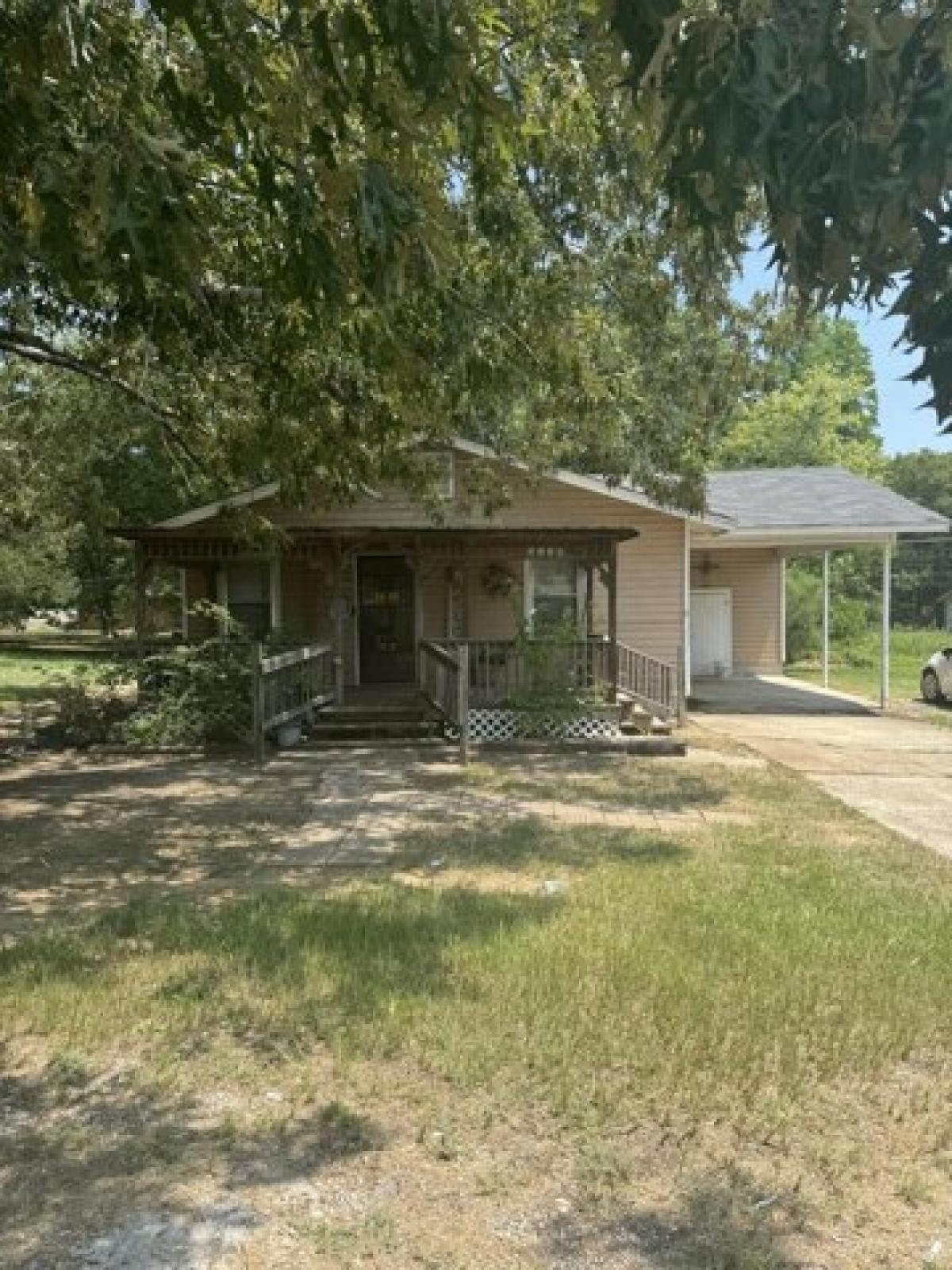 Picture of Home For Sale in West Point, Mississippi, United States