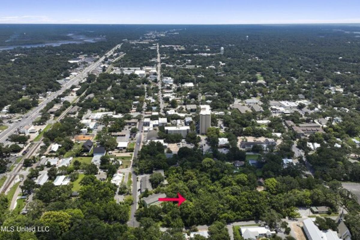 Picture of Residential Land For Sale in Ocean Springs, Mississippi, United States