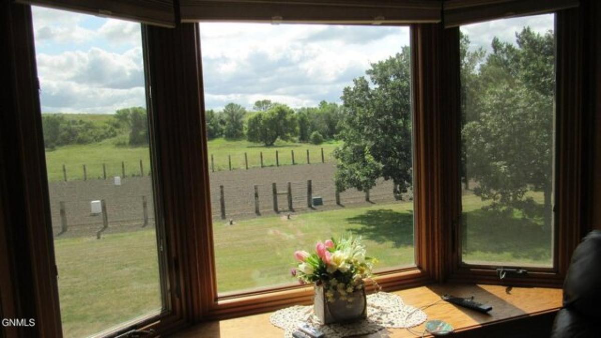 Picture of Home For Sale in Washburn, North Dakota, United States