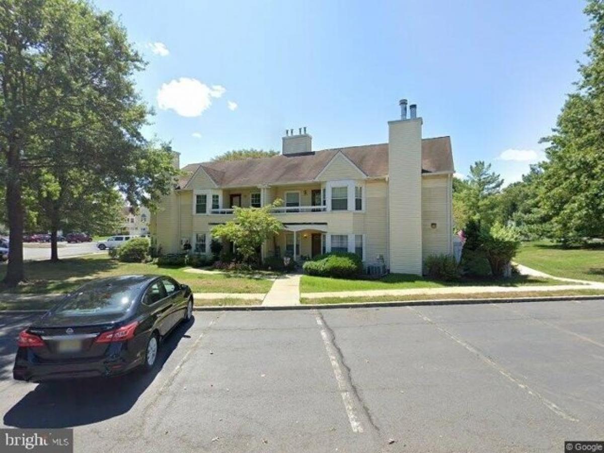 Picture of Home For Sale in Hightstown, New Jersey, United States