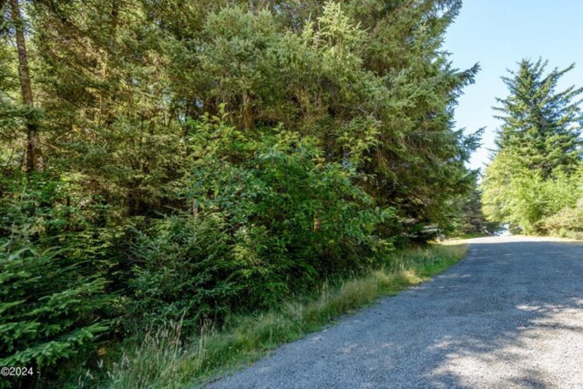 Picture of Residential Land For Sale in Lincoln City, Oregon, United States