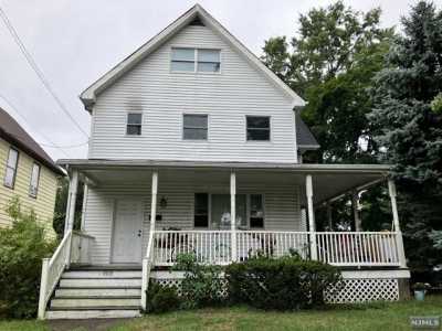 Home For Rent in Closter, New Jersey