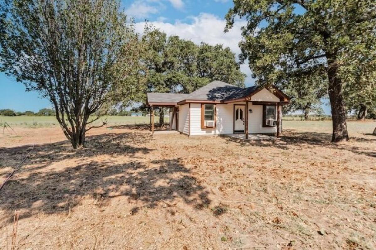 Picture of Home For Sale in Chico, Texas, United States