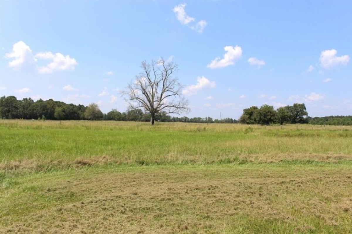 Picture of Home For Sale in Hull, Texas, United States