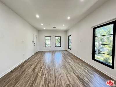 Apartment For Rent in Beverly Hills, California