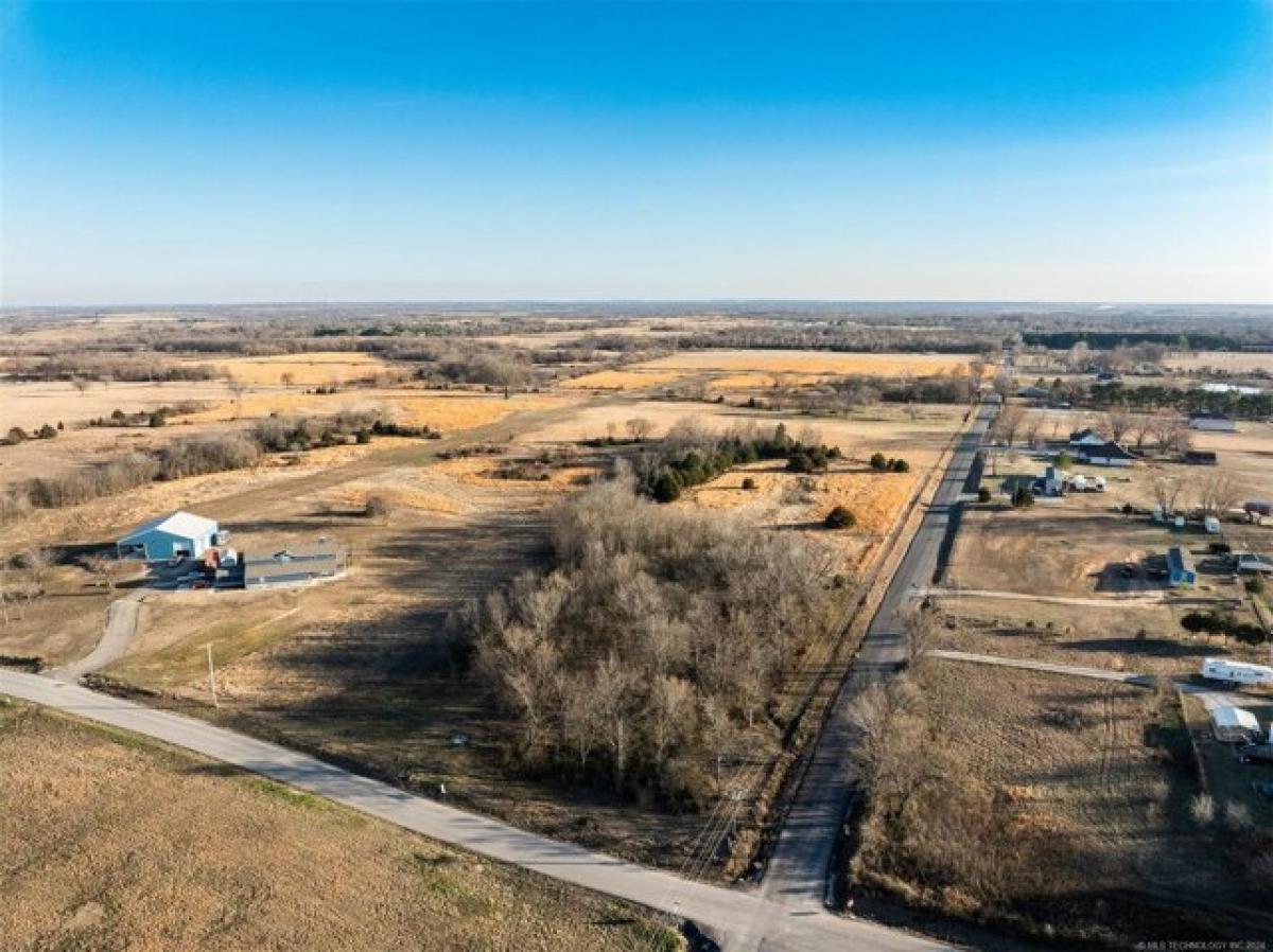 Picture of Residential Land For Sale in Porter, Oklahoma, United States