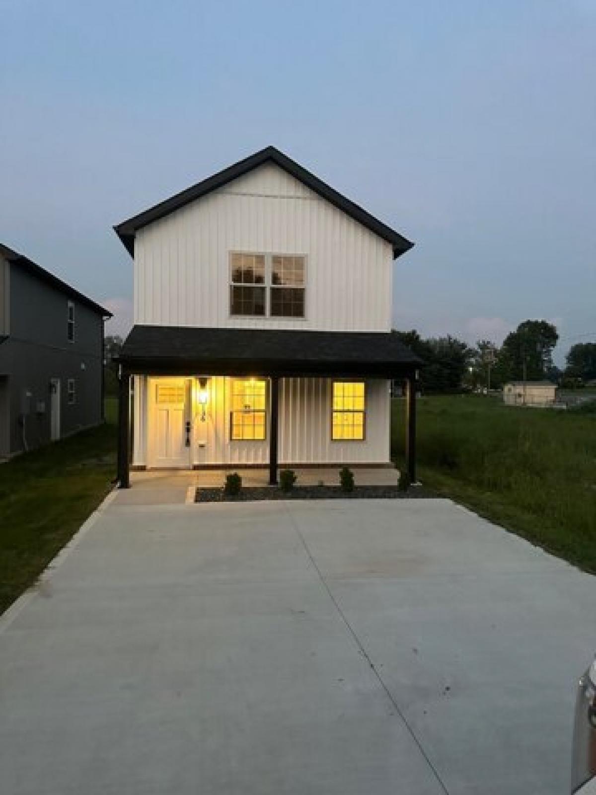 Picture of Home For Sale in Russell Springs, Kentucky, United States