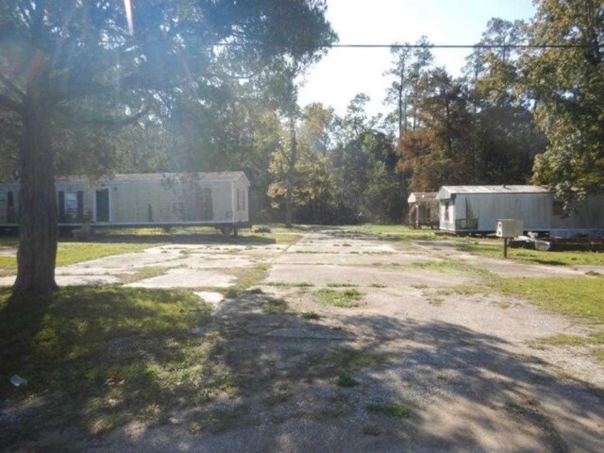 Picture of Residential Land For Sale in Vidor, Texas, United States