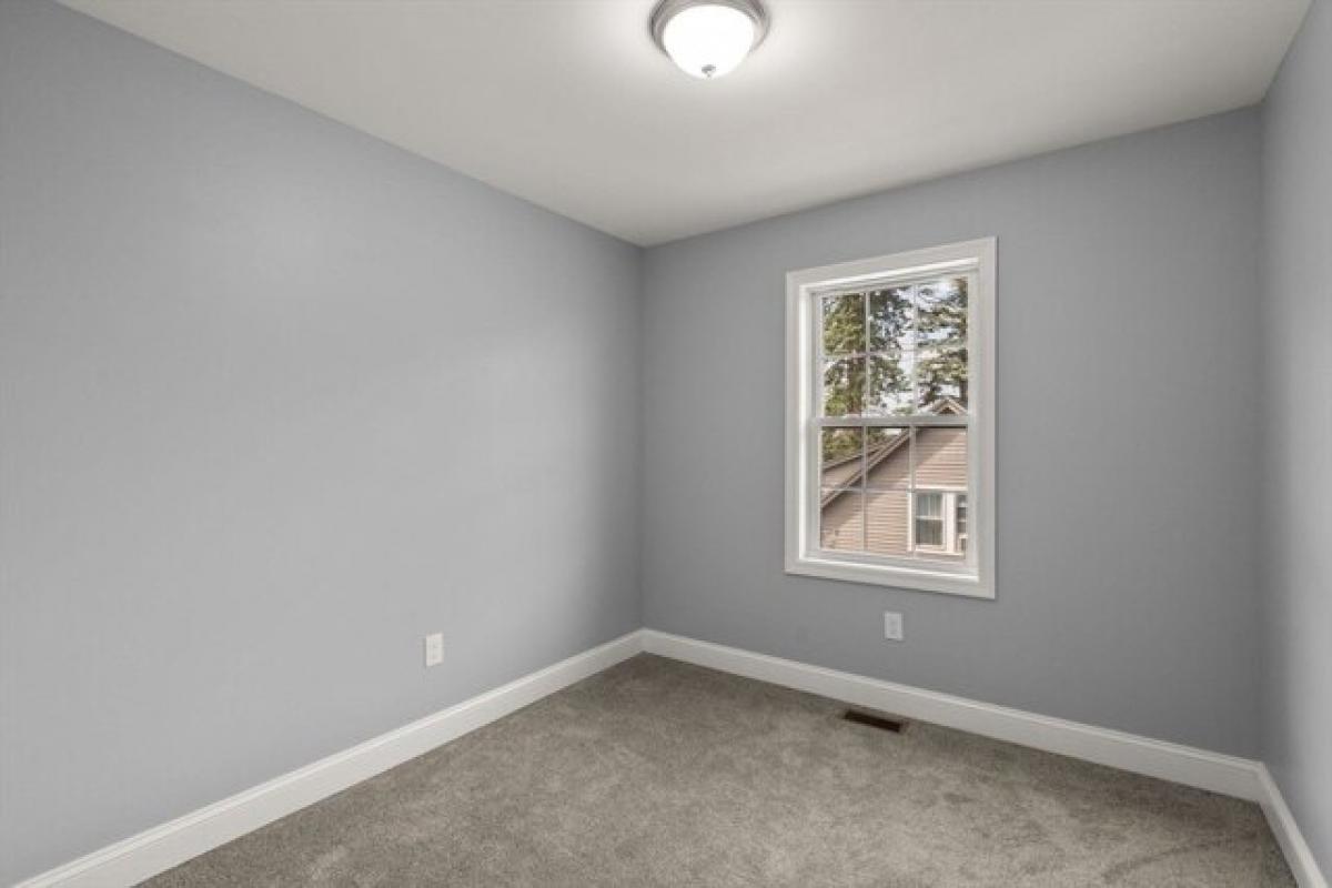 Picture of Home For Sale in Chicopee, Massachusetts, United States