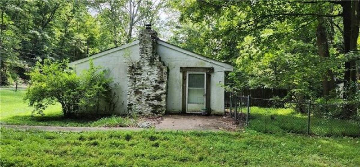 Picture of Home For Sale in Monroeville, Pennsylvania, United States