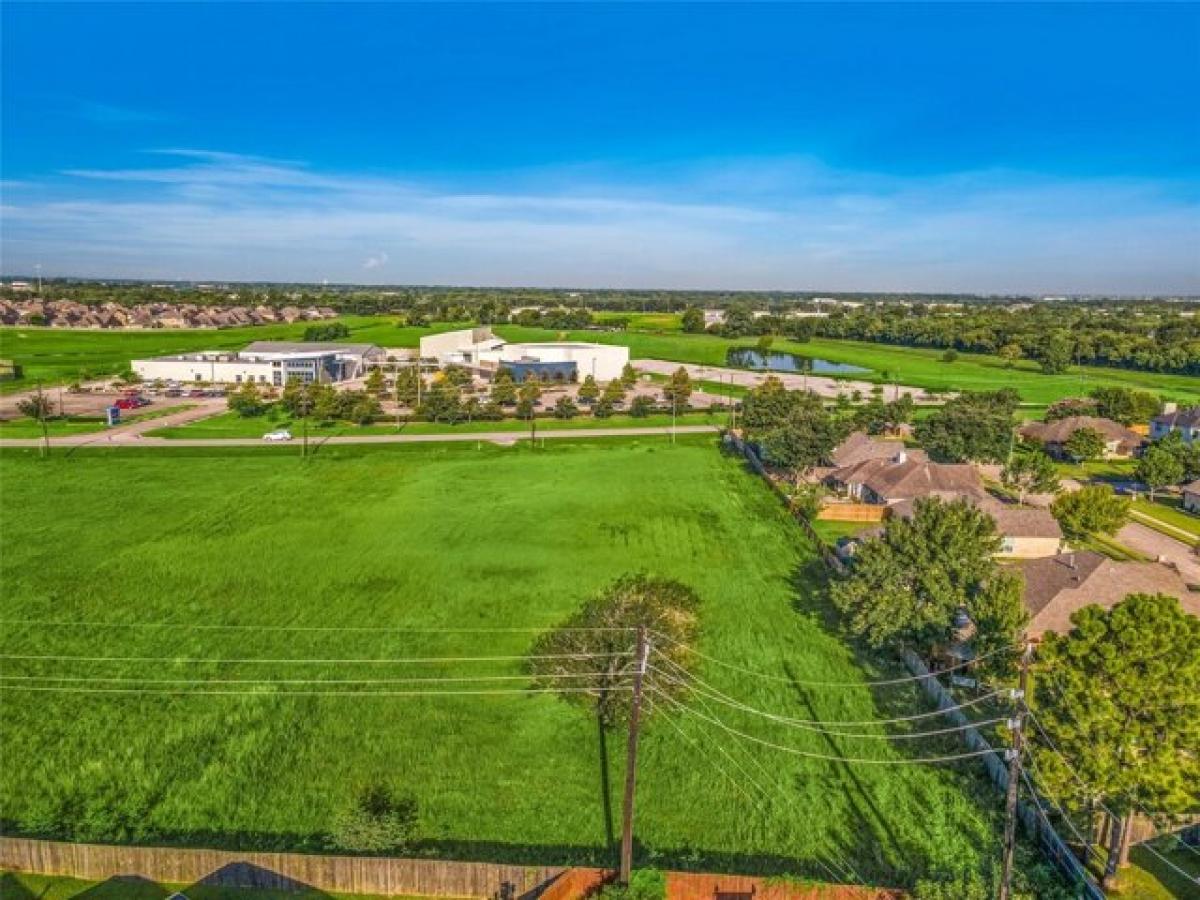 Picture of Residential Land For Sale in Pearland, Texas, United States