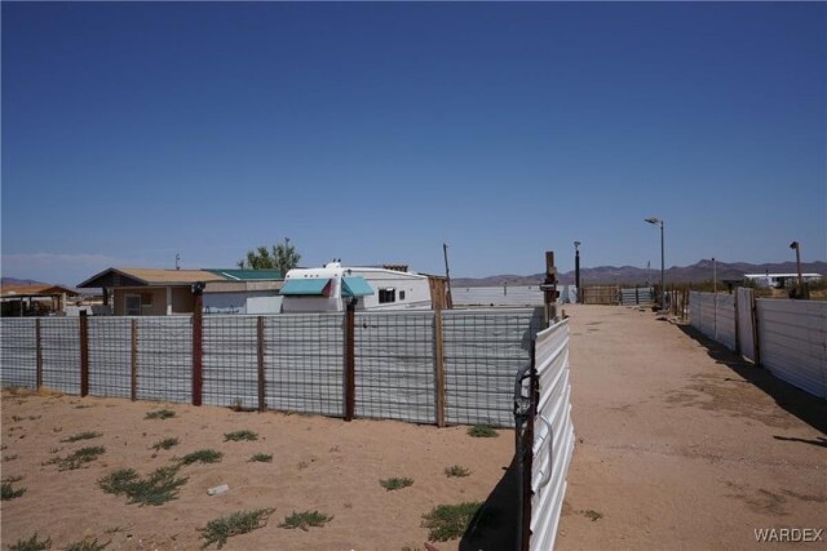 Picture of Residential Land For Sale in Dolan Springs, Arizona, United States