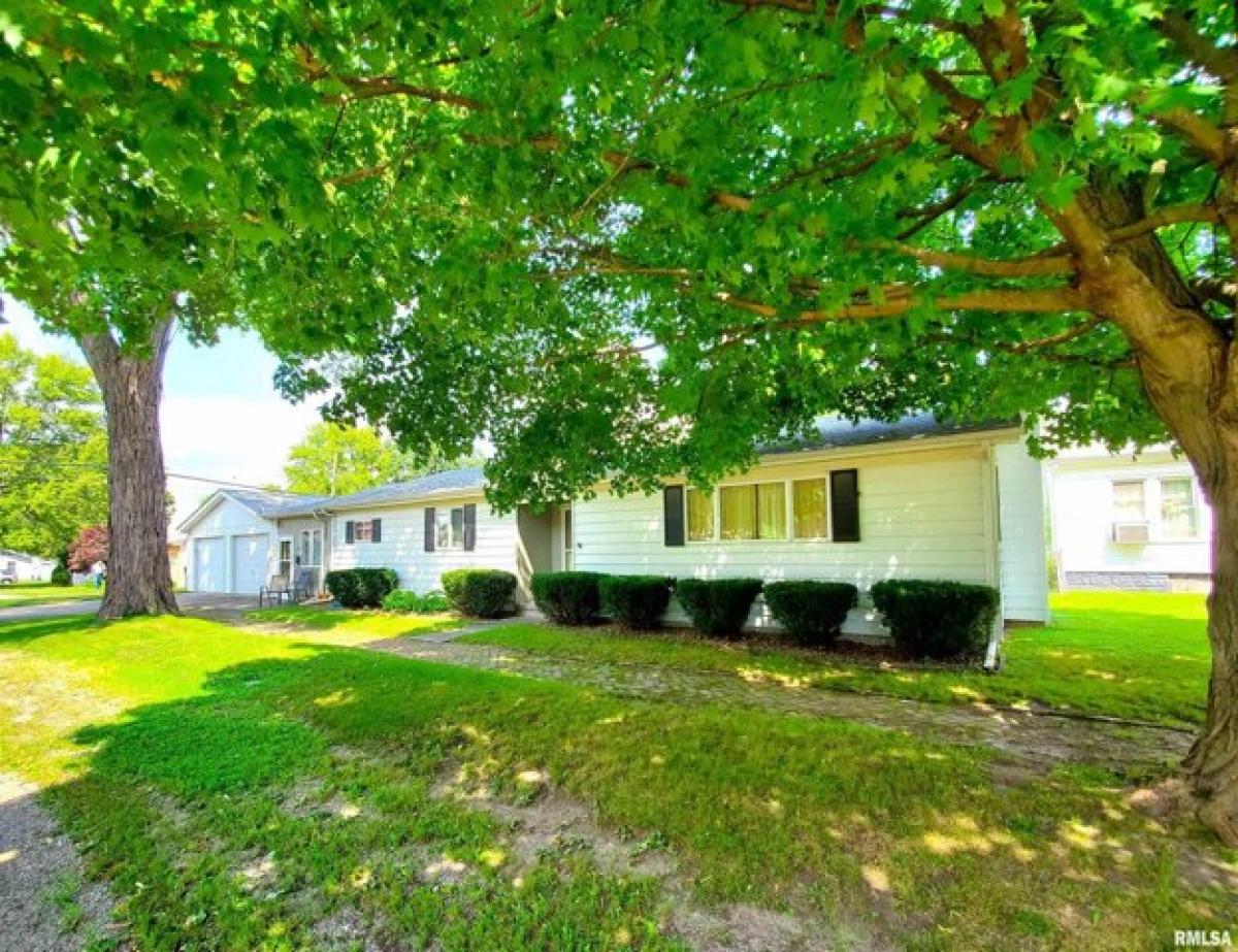 Picture of Home For Sale in Lincoln, Illinois, United States