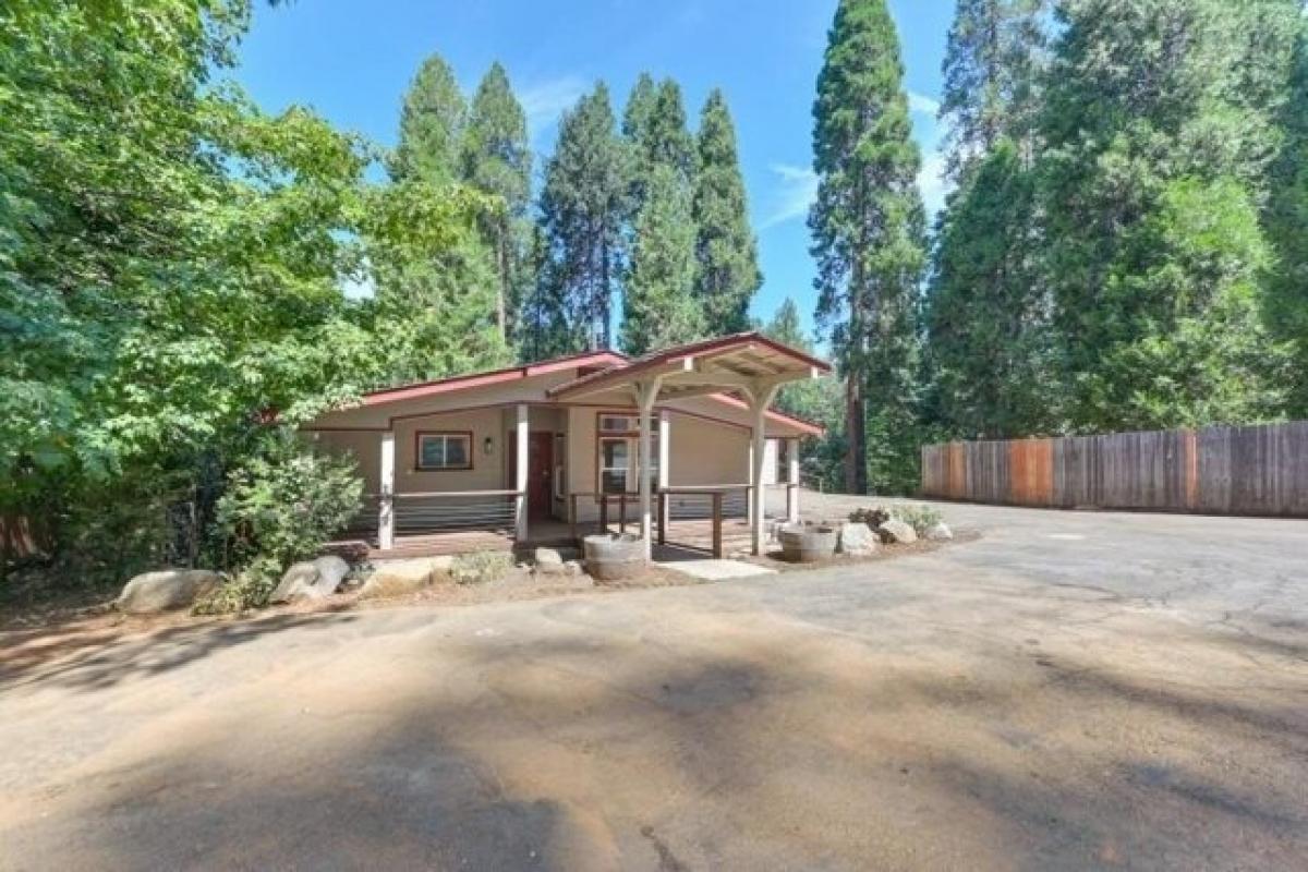 Picture of Home For Sale in Pollock Pines, California, United States