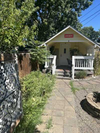 Home For Sale in Ashland, Oregon