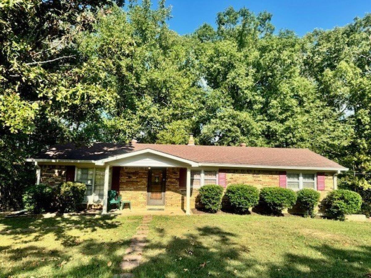 Picture of Home For Sale in Erin, Tennessee, United States