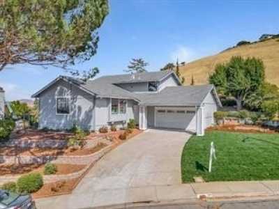 Home For Sale in Crockett, California